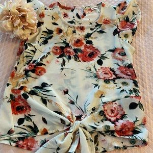 Multicolored blouse with butterfly sleeve